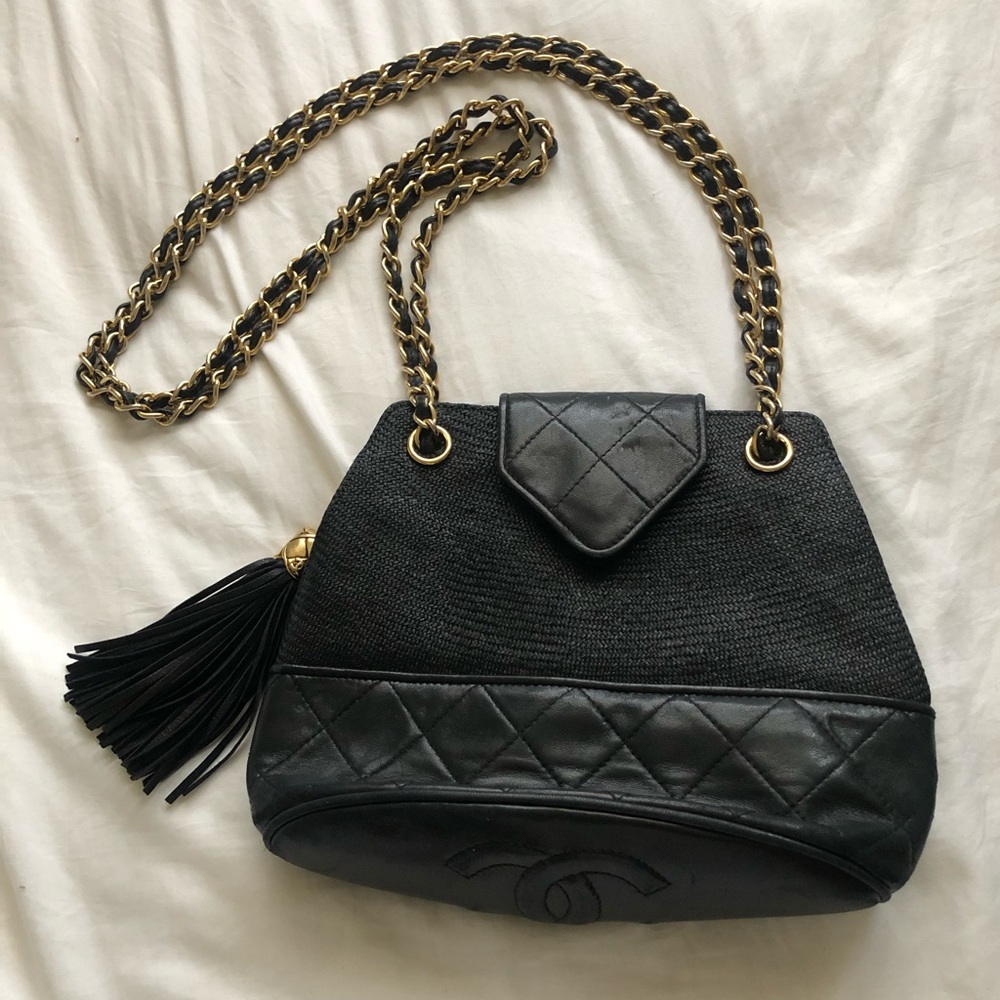 Vintage chanel shoulder bag